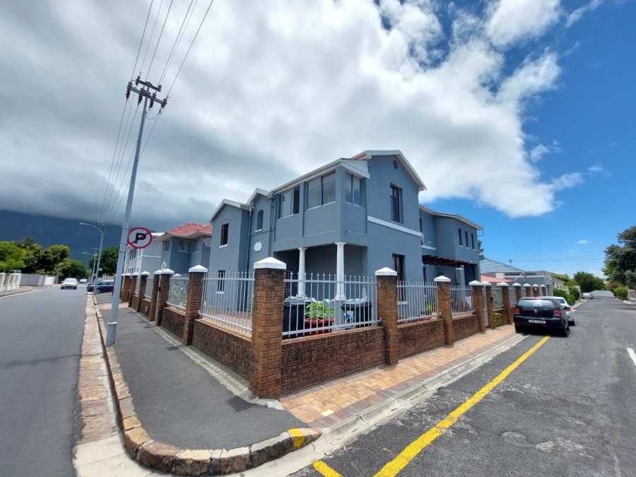To Let 4 Bedroom Property for Rent in Claremont Western Cape
